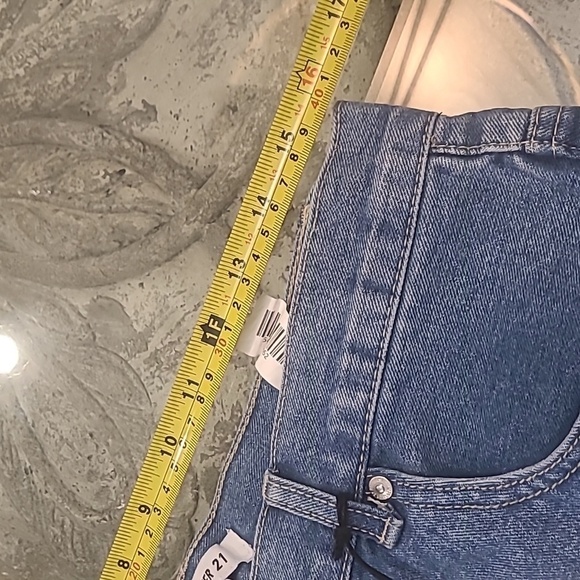 Forever 21 RIPPED JEAN SHORTS DARK WASH 28 NEW - Picture 4 of 6